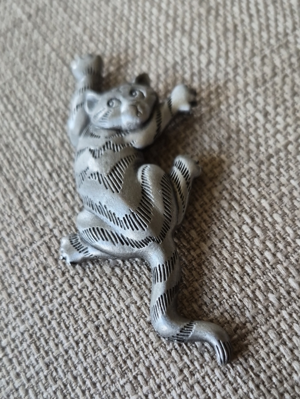 Silver Tone Striped Cat Pin Brooch